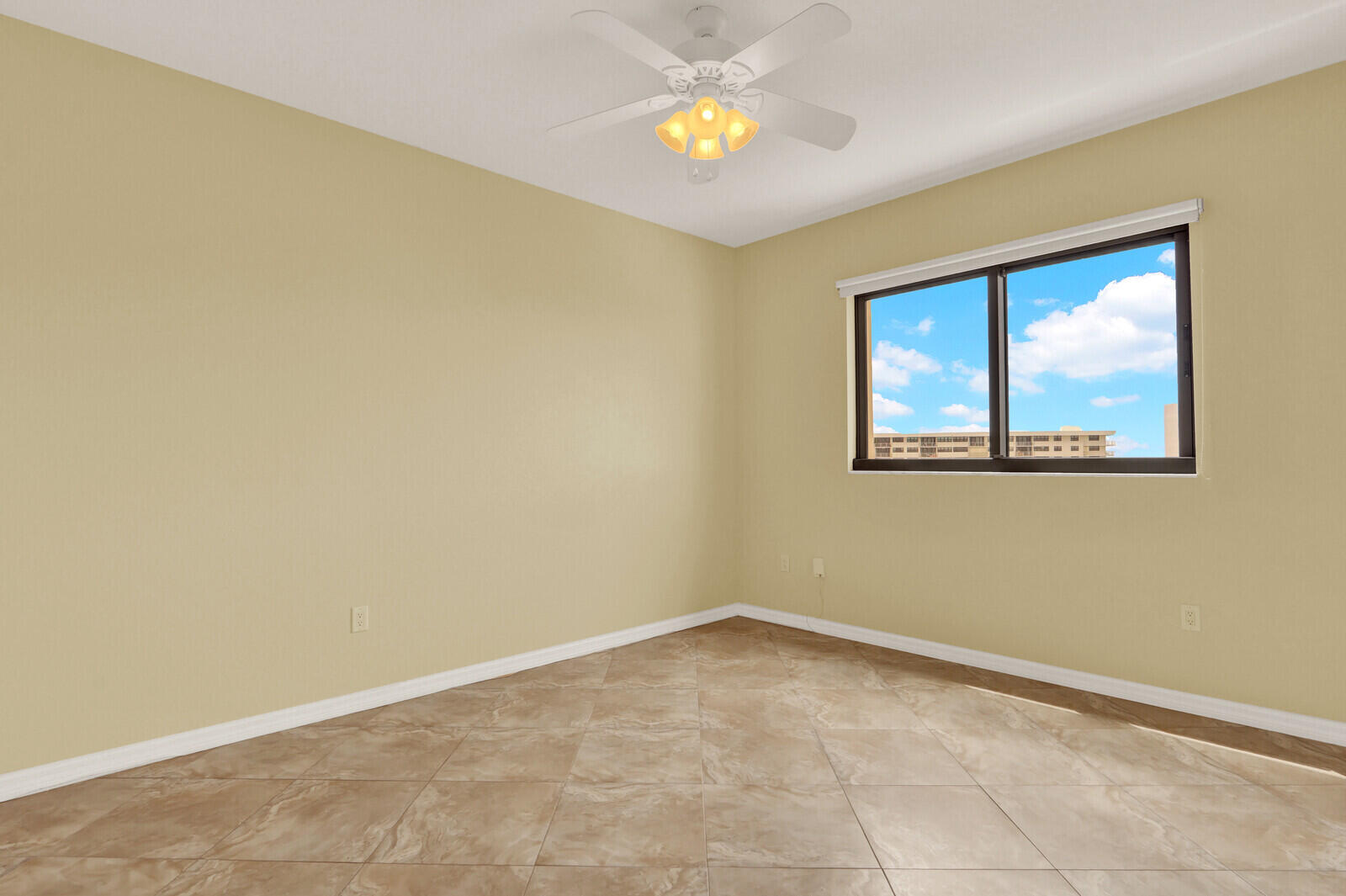 SEAMARK CONDO - Residential