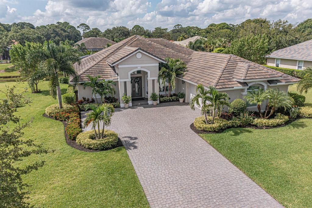 Photo of 9519 Laurelwood Court Ct, Fort Pierce, FL 34951 (MLS # R10826443)