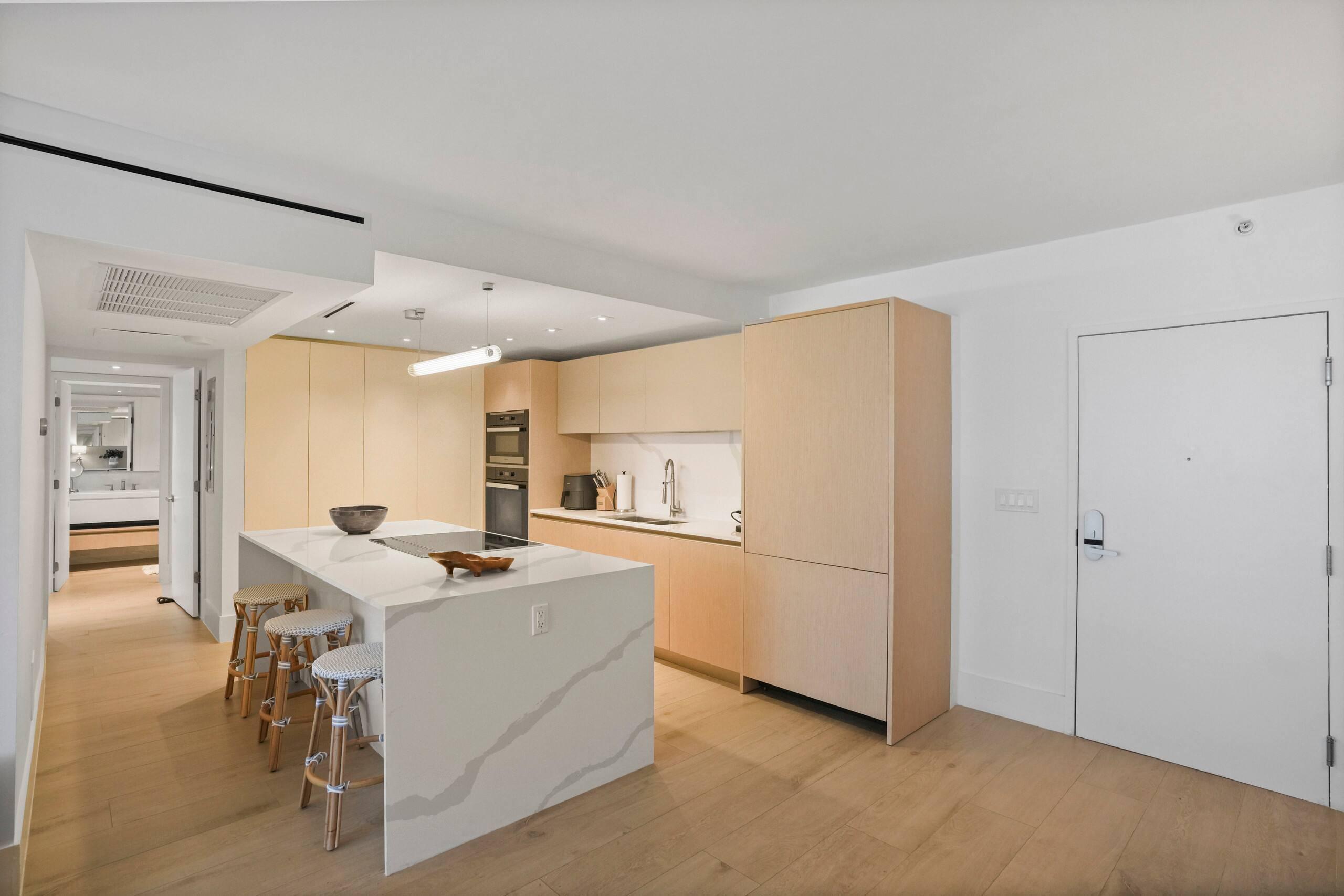 2301 COLLINS Avenue 407