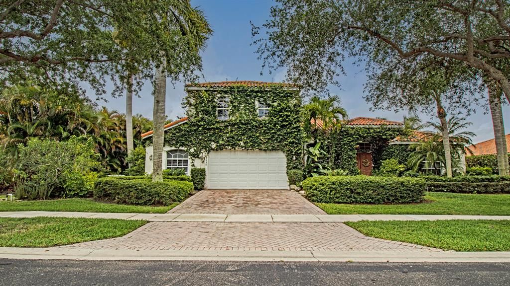 Photo of 9856 SE Crape Myrtle Court, Hobe Sound, FL 33455 (MLS # R10789410)