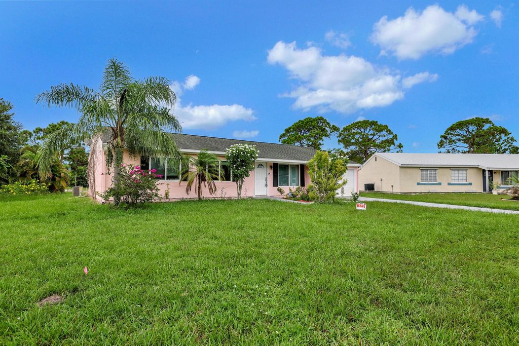 Photo of 1961 SE Redwing Circle, Port Saint Lucie, FL 34952 (MLS # R11020499)