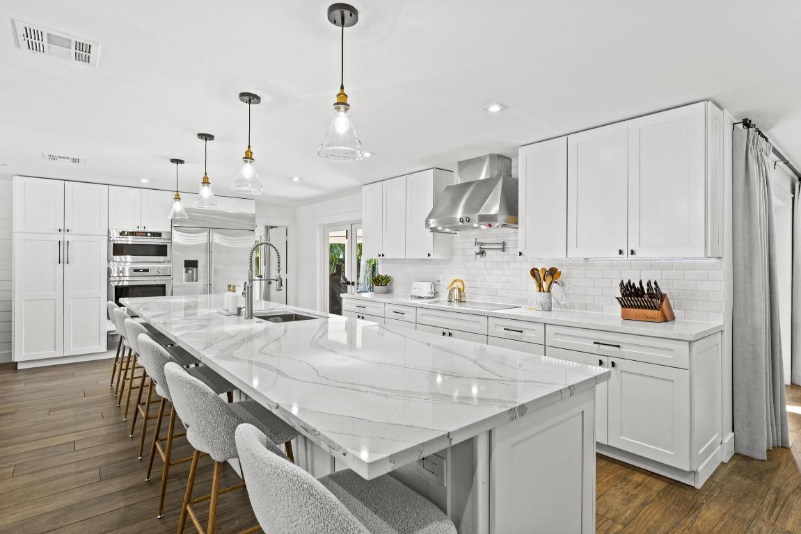 LAKEVIEW - Residential