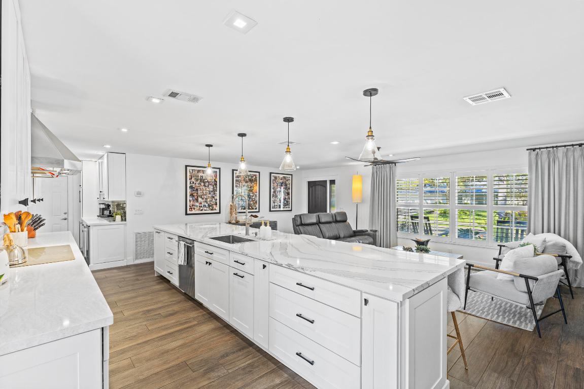 LAKEVIEW - Residential