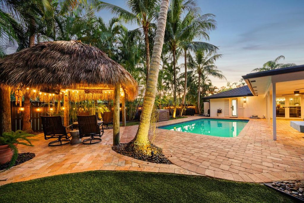 Photo of 3544 Lakeview Drive, Delray Beach, FL 33445 (MLS # R11152692)