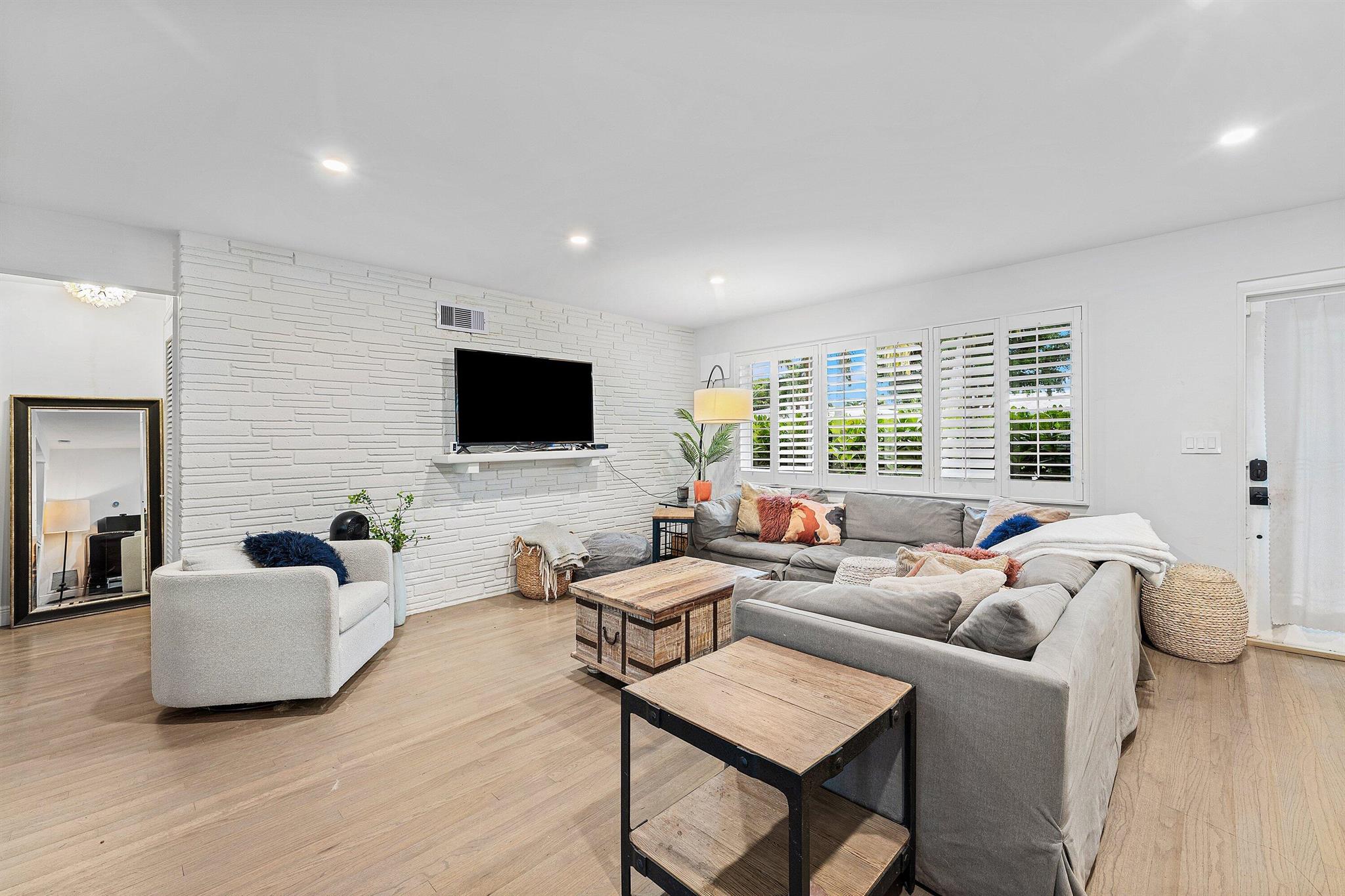 View photos, virtual tours, details... 162 Vassar Drive