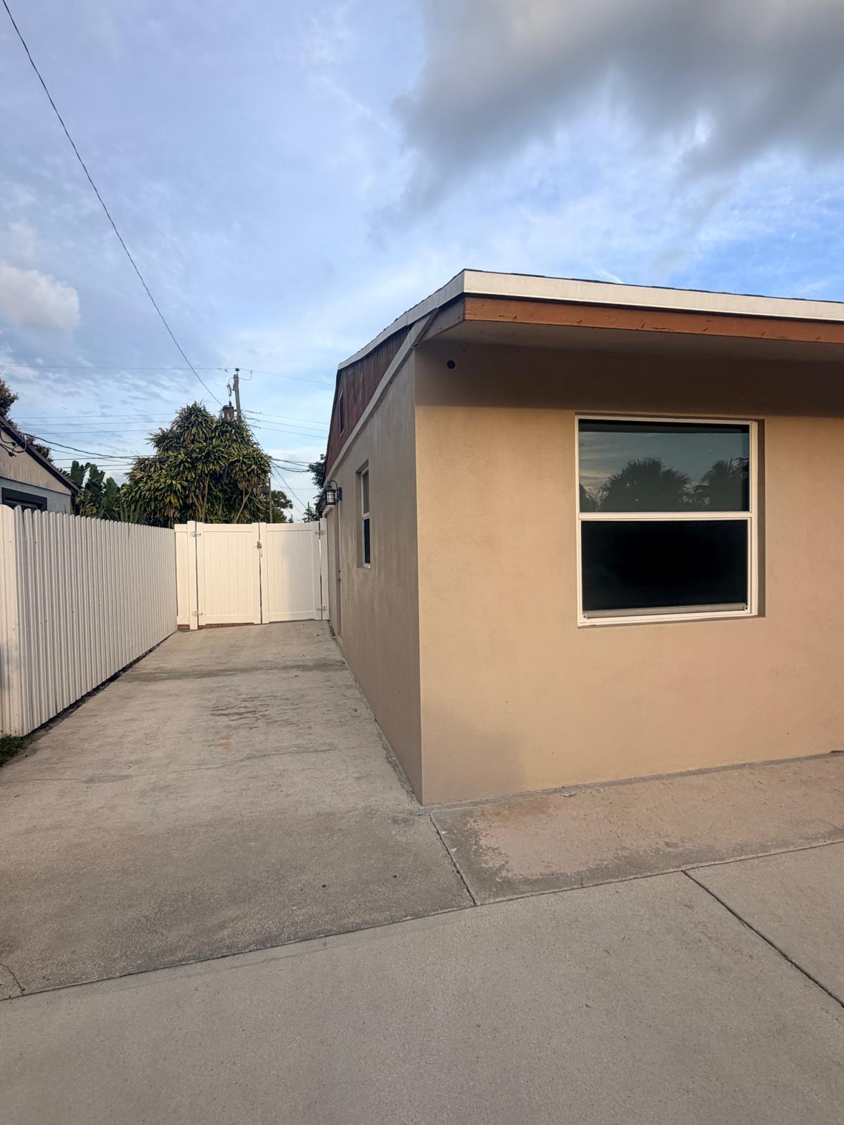 BROADVIEW PARK SEC 4 - Residential Lease
