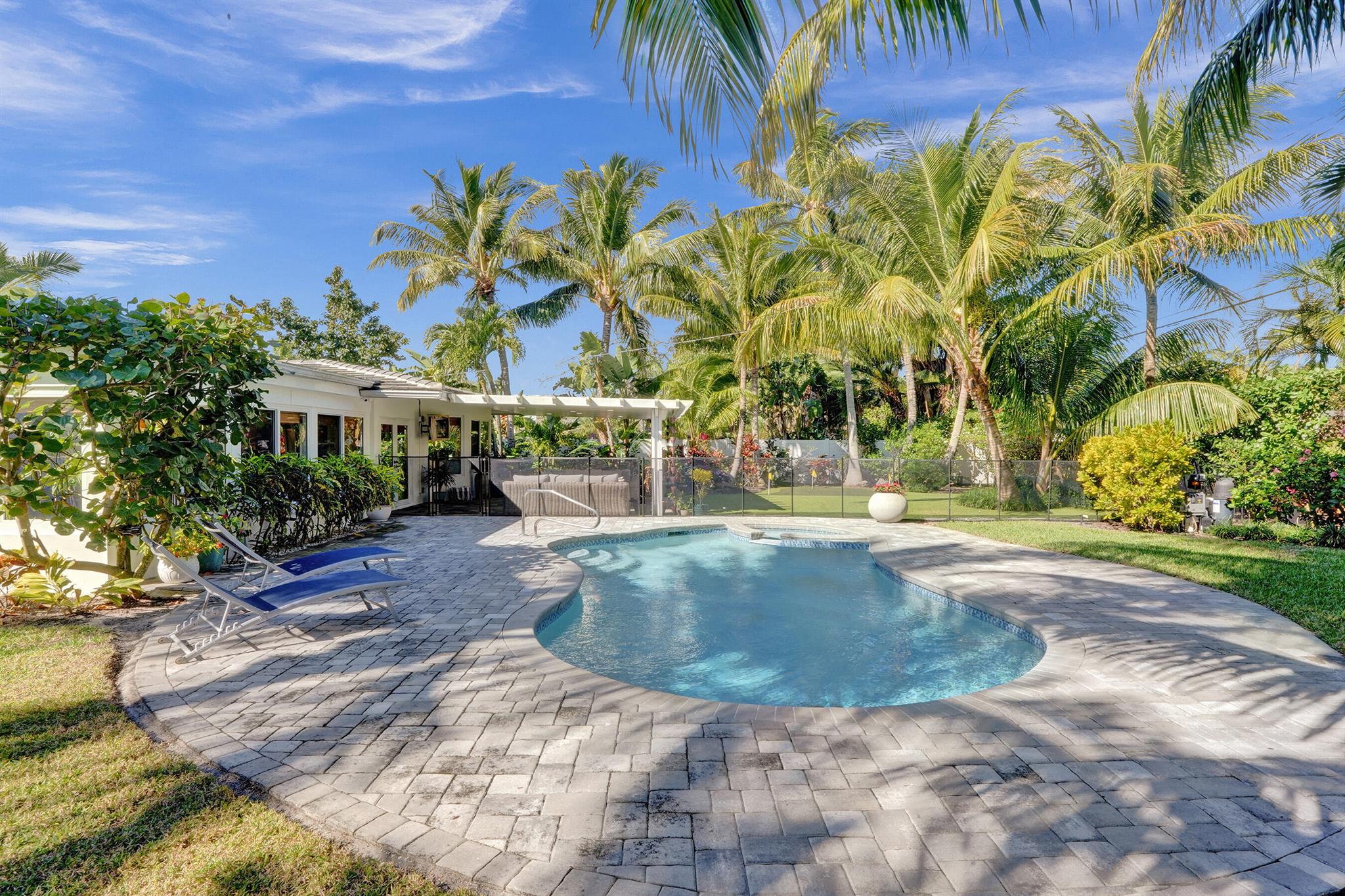 203 NW 15th Street