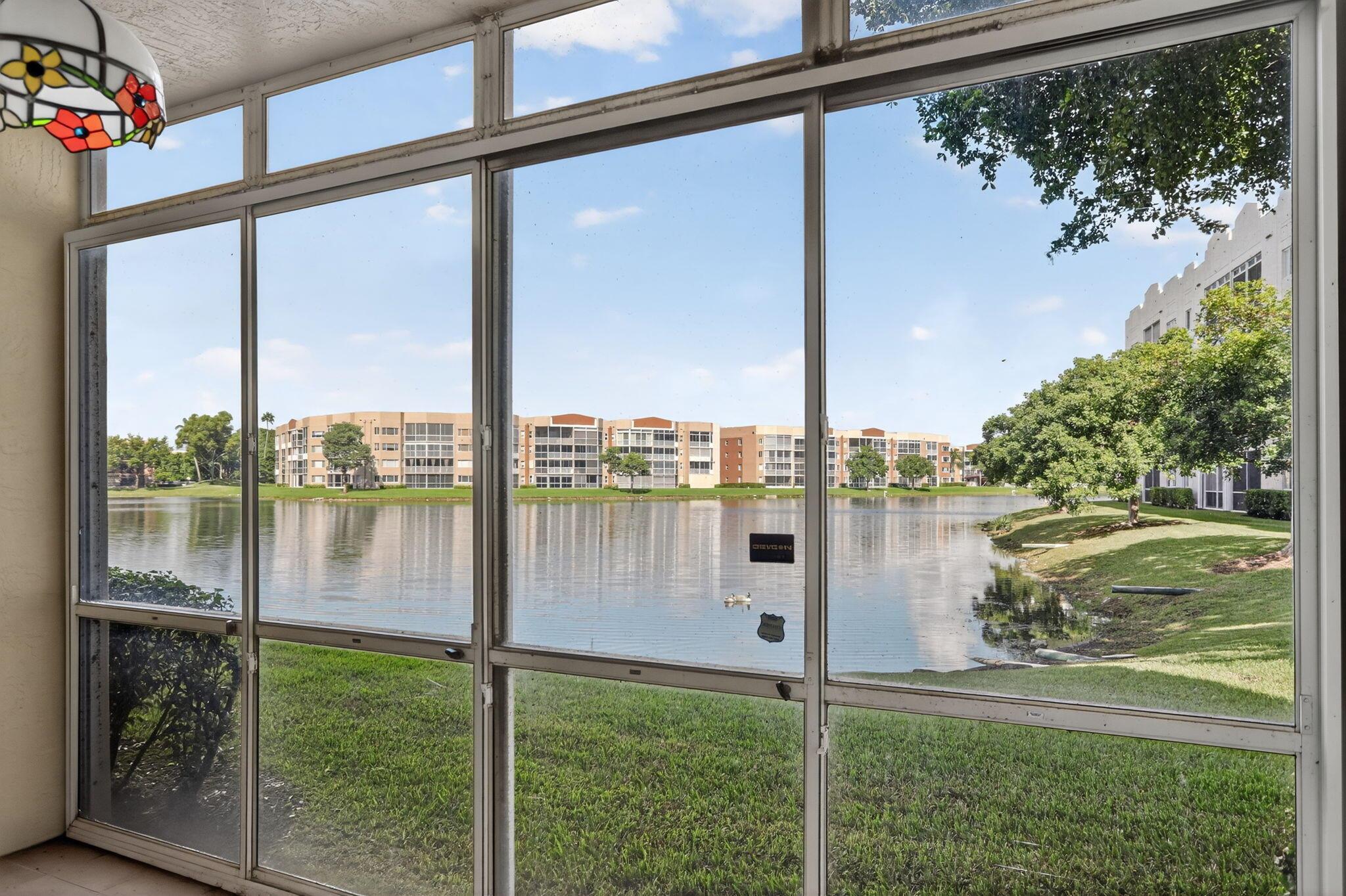 SOUTHAMPTON CONDOMINIUM E - Residential