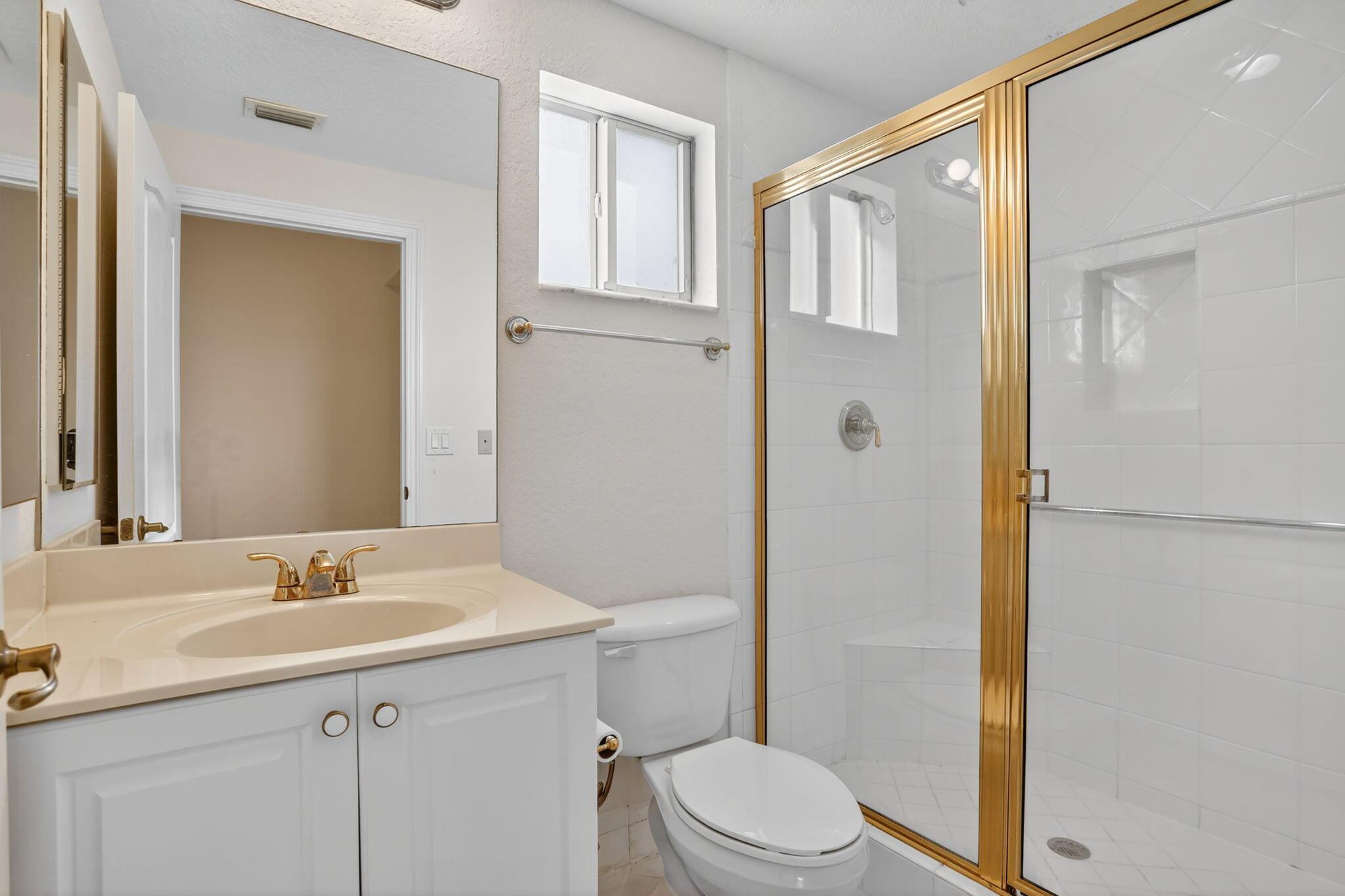 SOUTHAMPTON CONDOMINIUM E - Residential