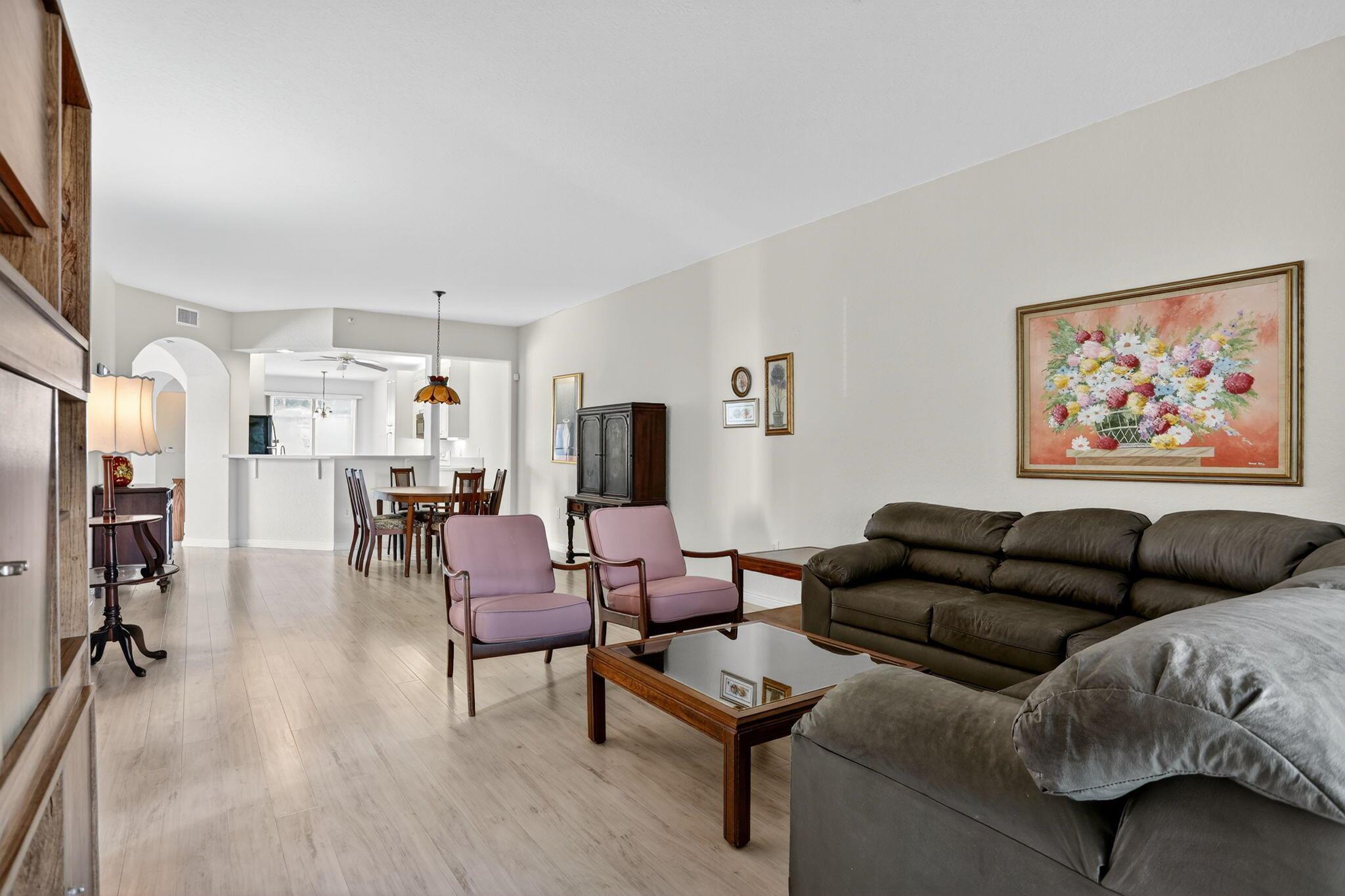 SOUTHAMPTON CONDOMINIUM E - Residential
