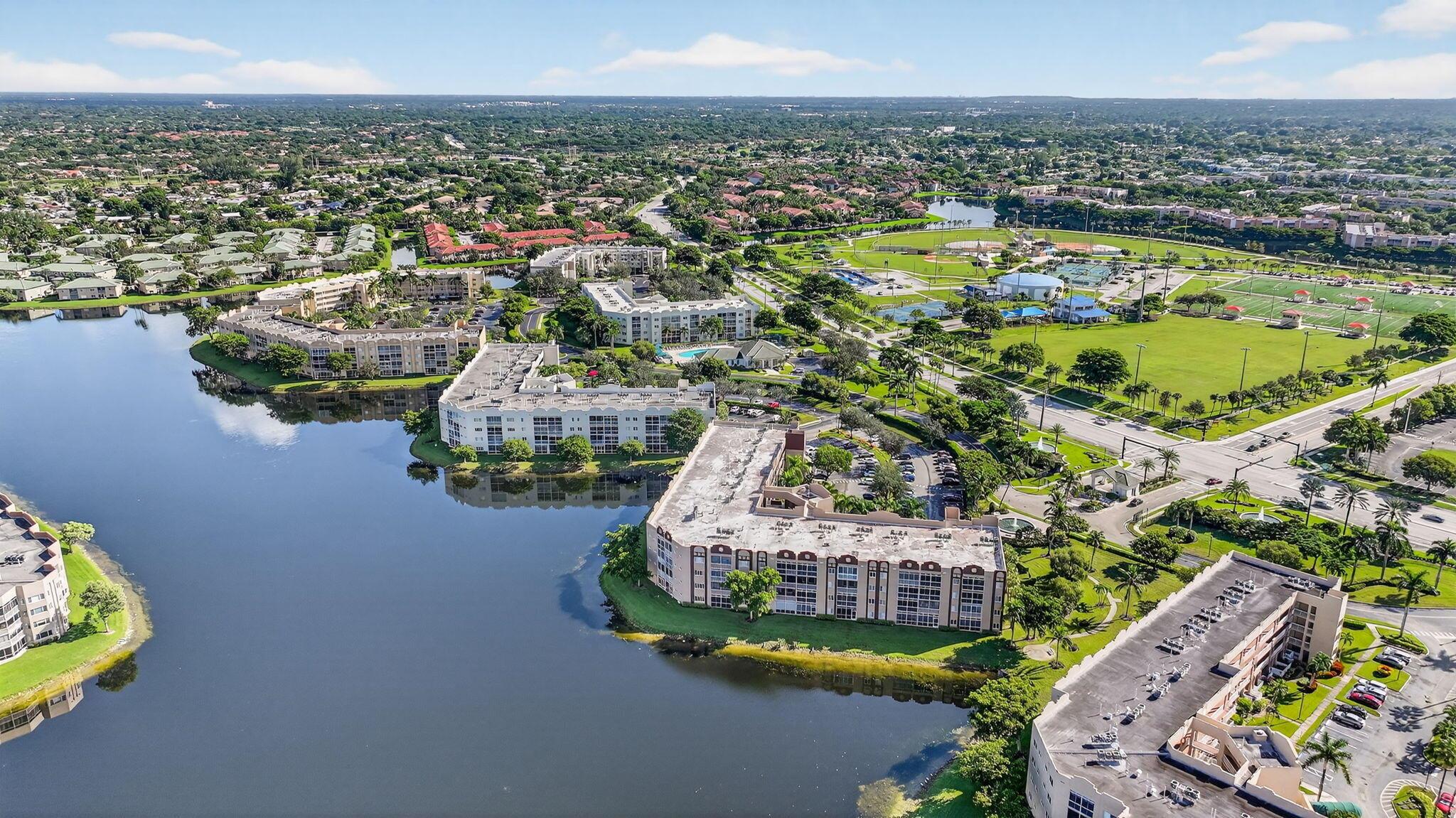 SOUTHAMPTON CONDOMINIUM E - Residential