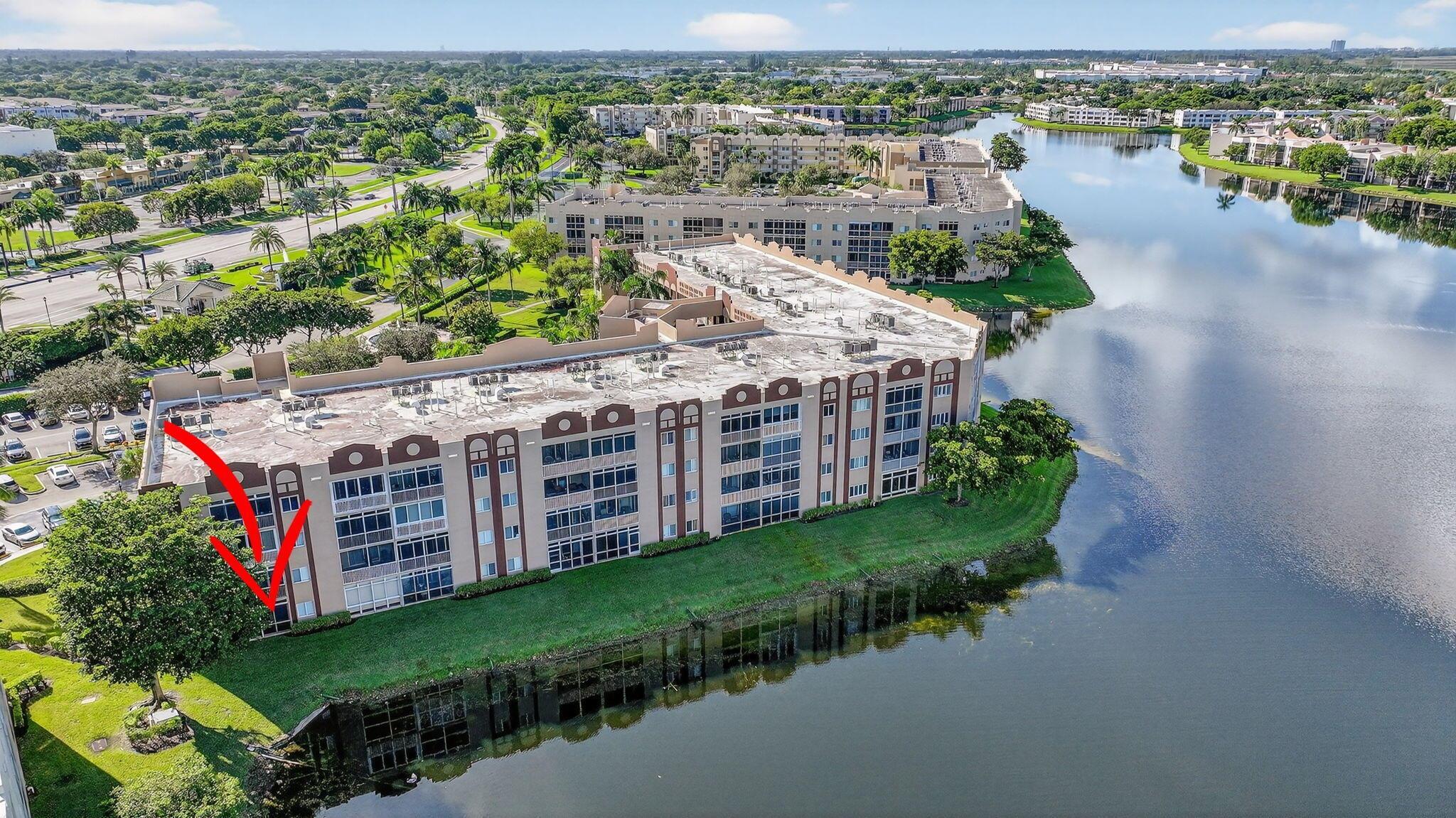 SOUTHAMPTON CONDOMINIUM E - Residential