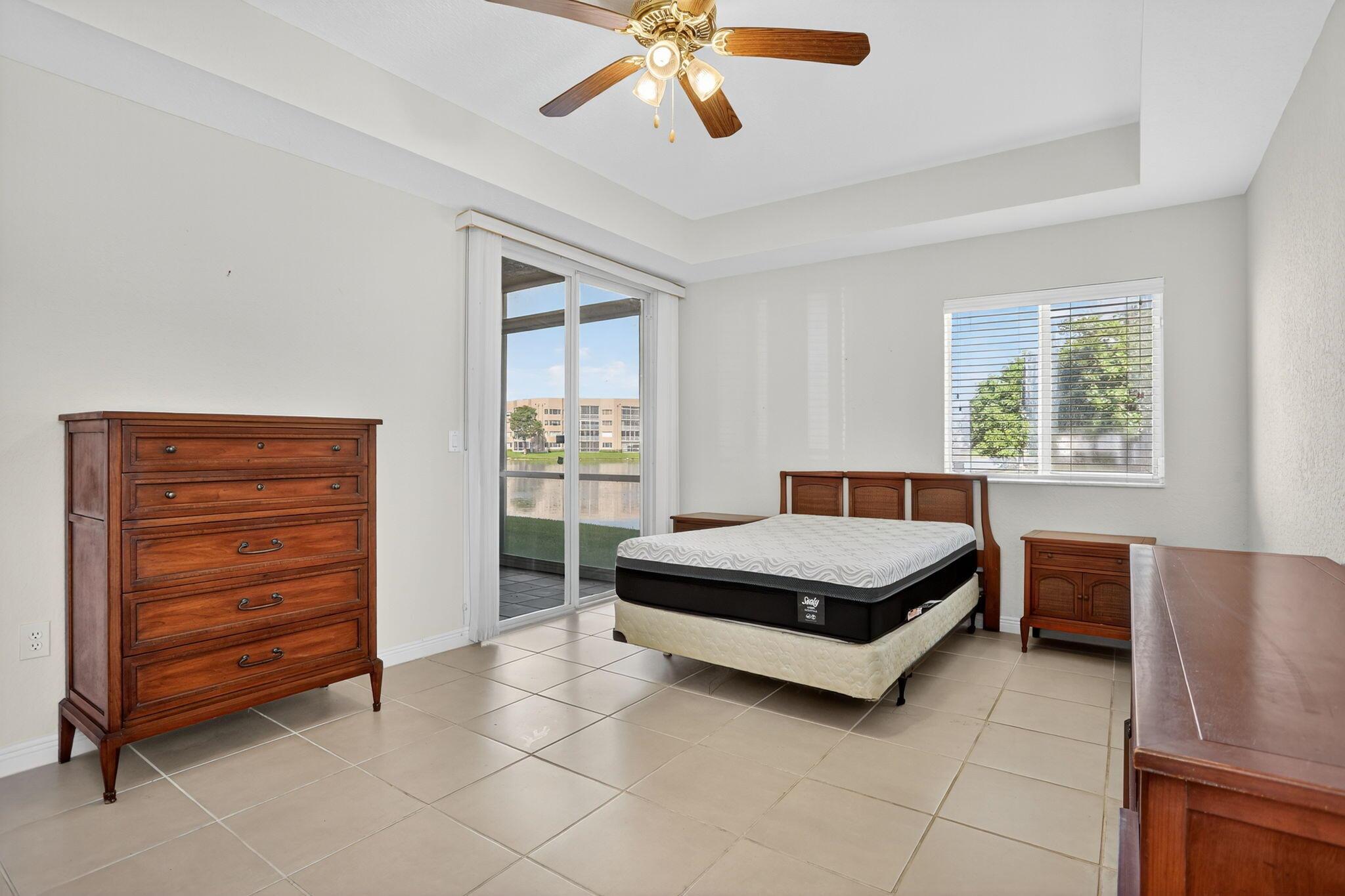 SOUTHAMPTON CONDOMINIUM E - Residential
