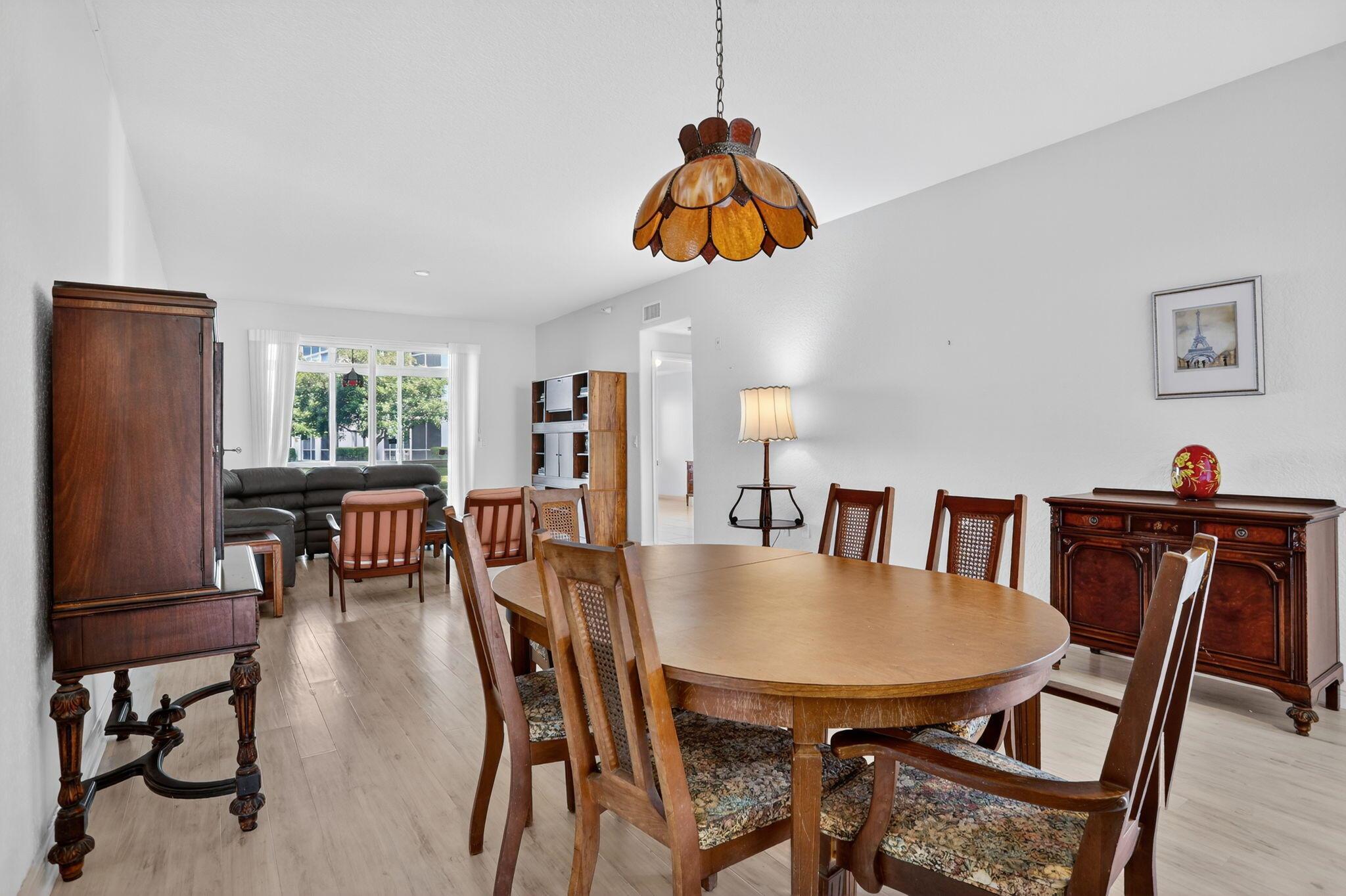 SOUTHAMPTON CONDOMINIUM E - Residential