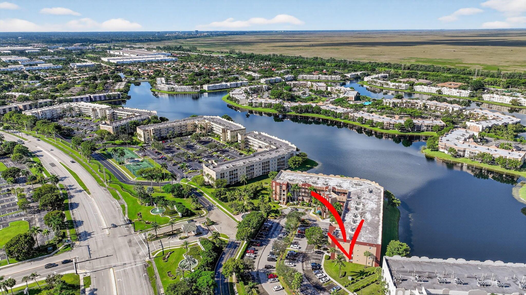 SOUTHAMPTON CONDOMINIUM E - Residential