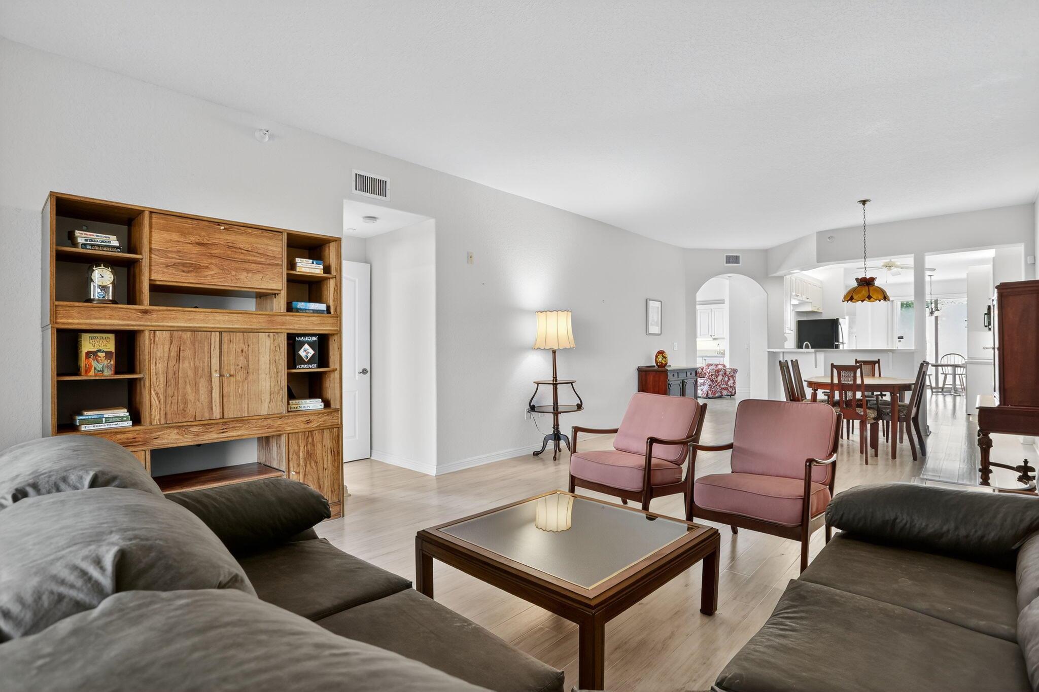 SOUTHAMPTON CONDOMINIUM E - Residential