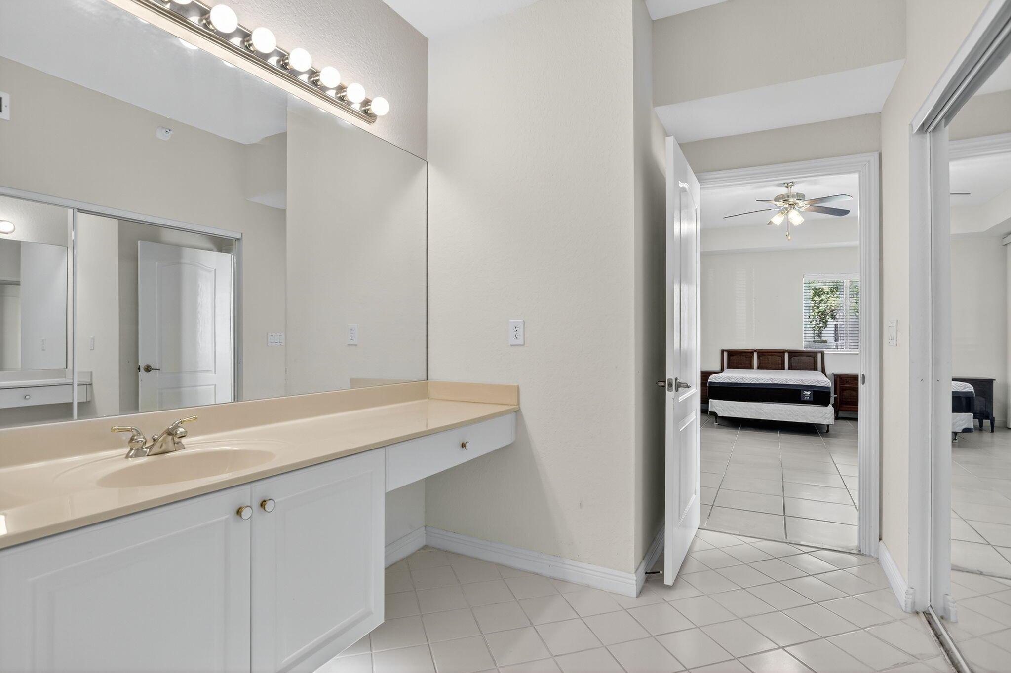 SOUTHAMPTON CONDOMINIUM E - Residential