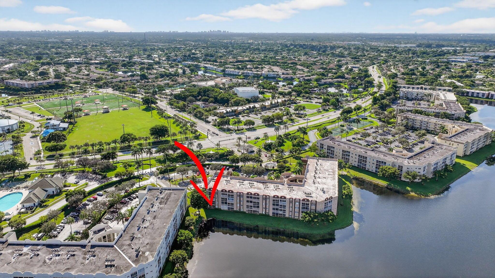 SOUTHAMPTON CONDOMINIUM E - Residential