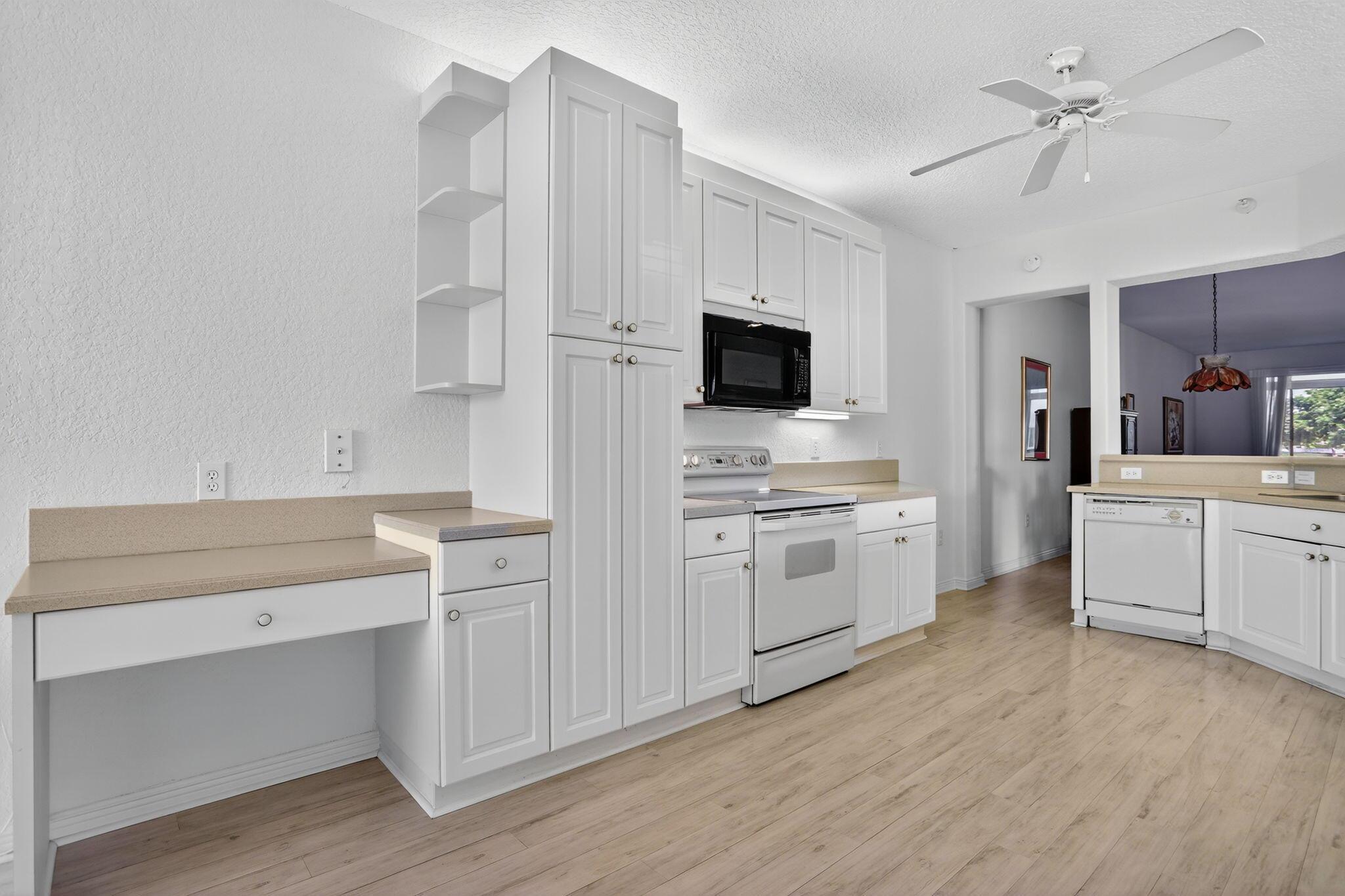 SOUTHAMPTON CONDOMINIUM E - Residential