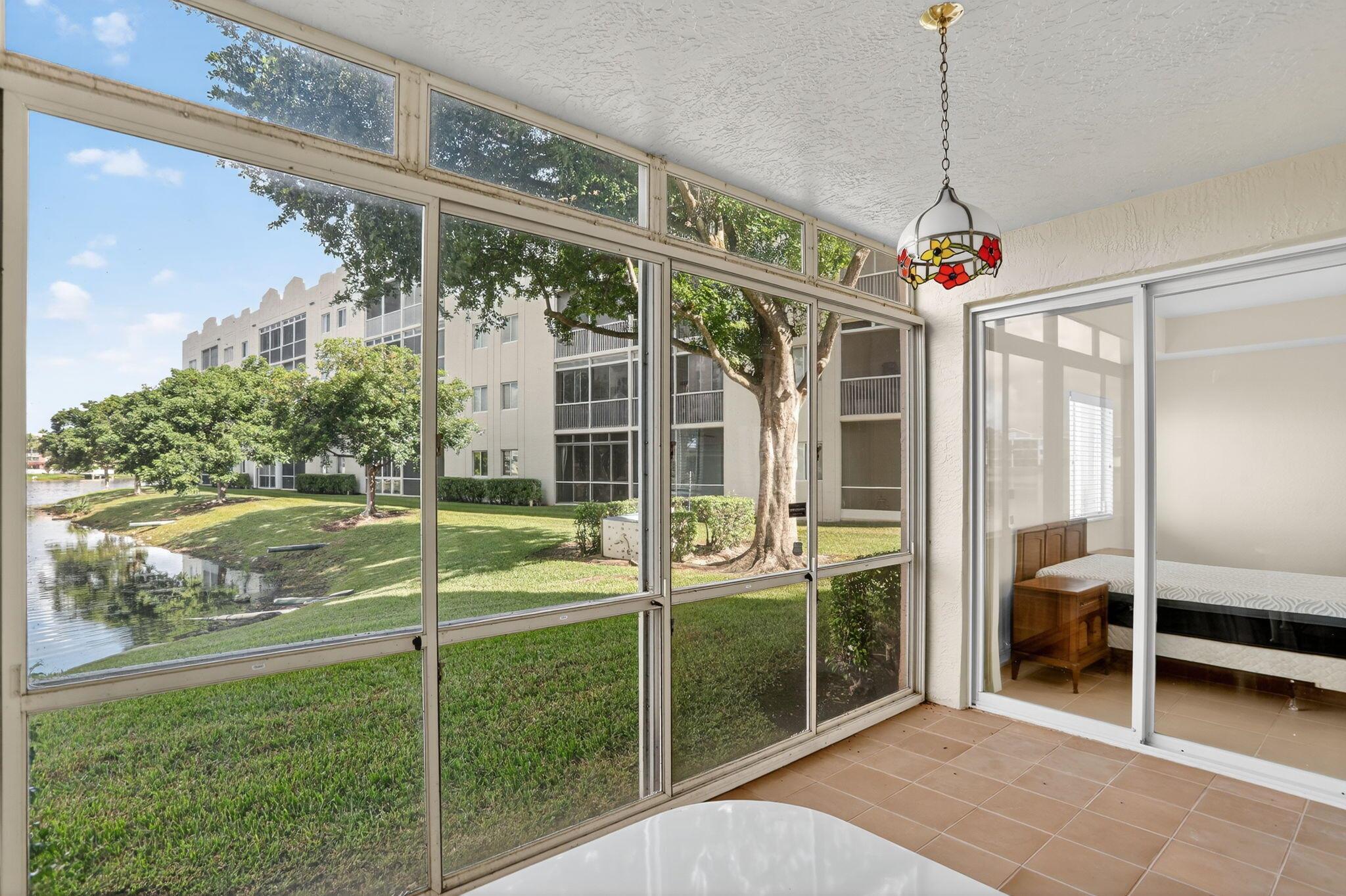 SOUTHAMPTON CONDOMINIUM E - Residential
