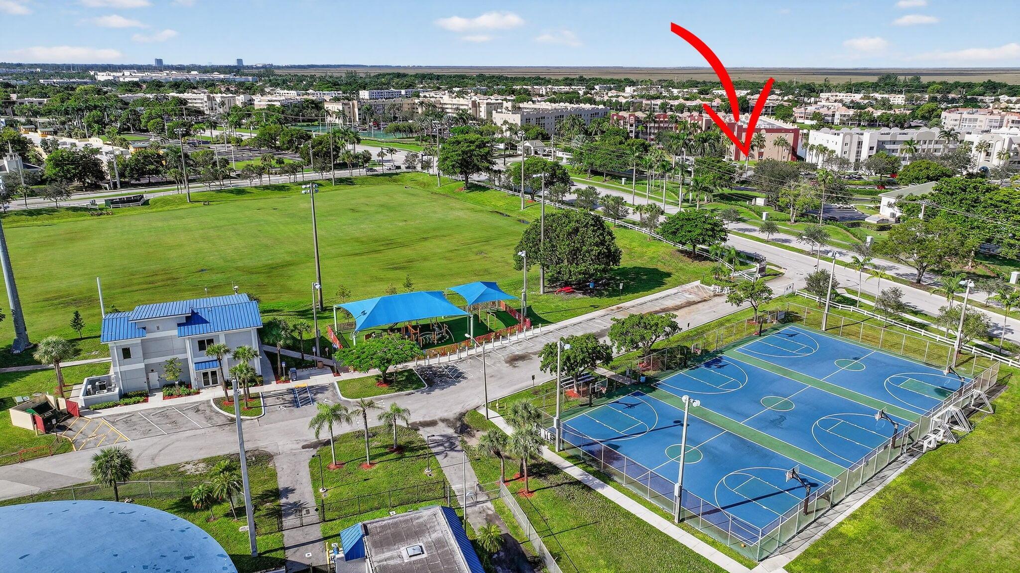 SOUTHAMPTON CONDOMINIUM E - Residential