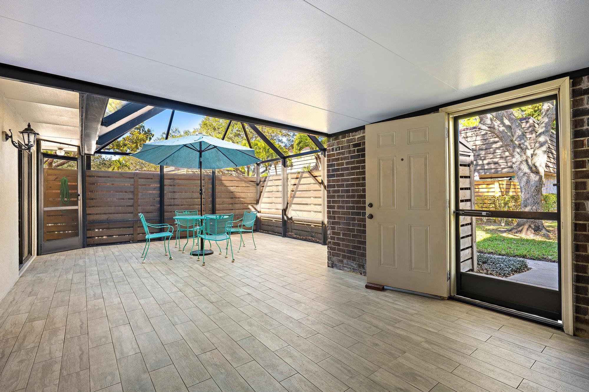 GLENWOOD TWNHS - Residential