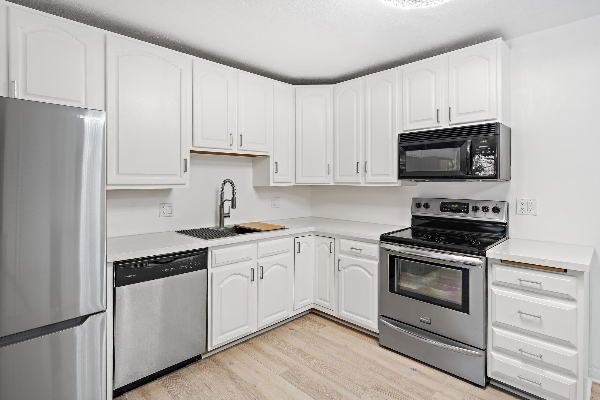 GLENWOOD TWNHS - Residential