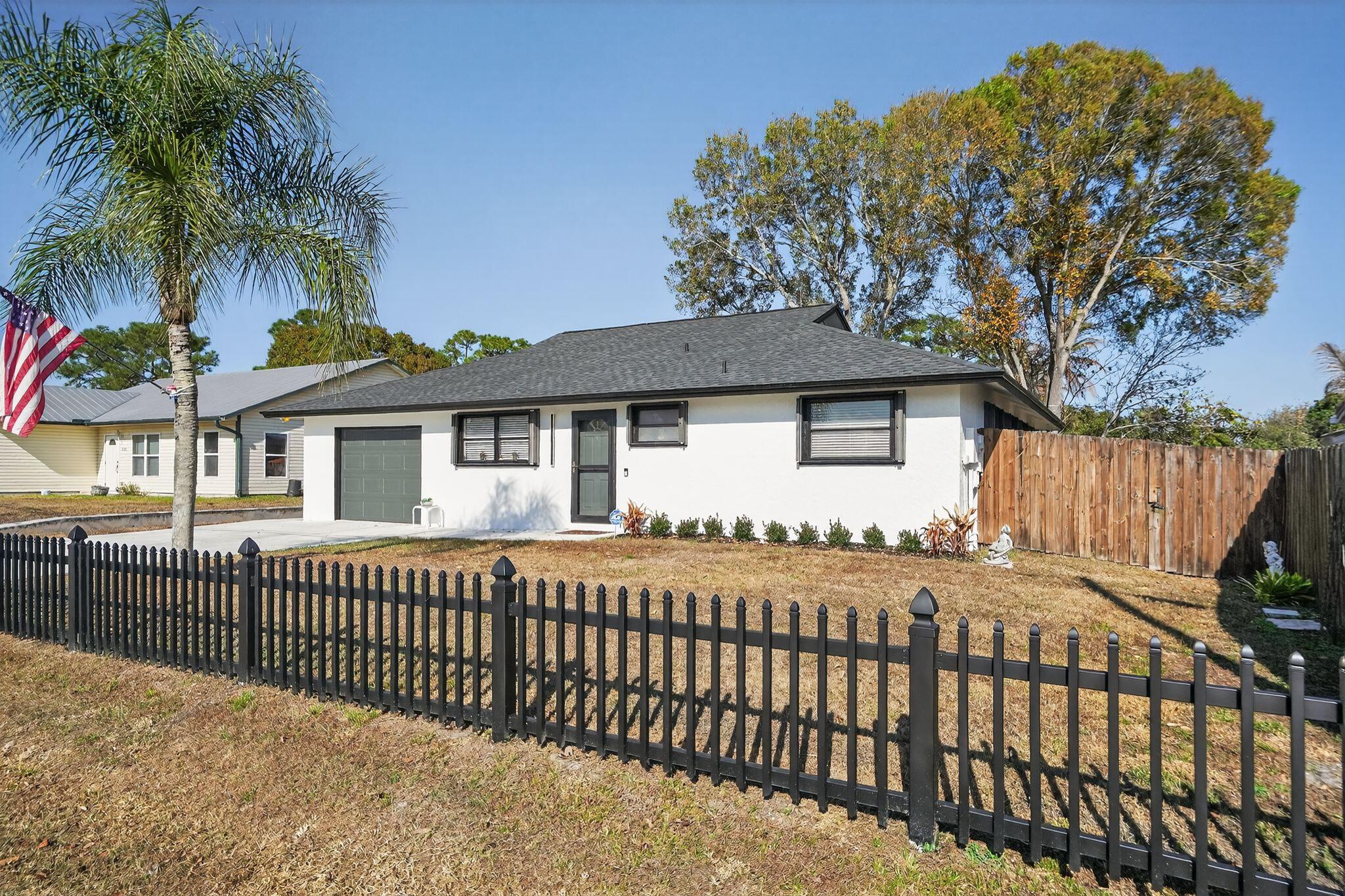 4543 SE Dryfus Avenue