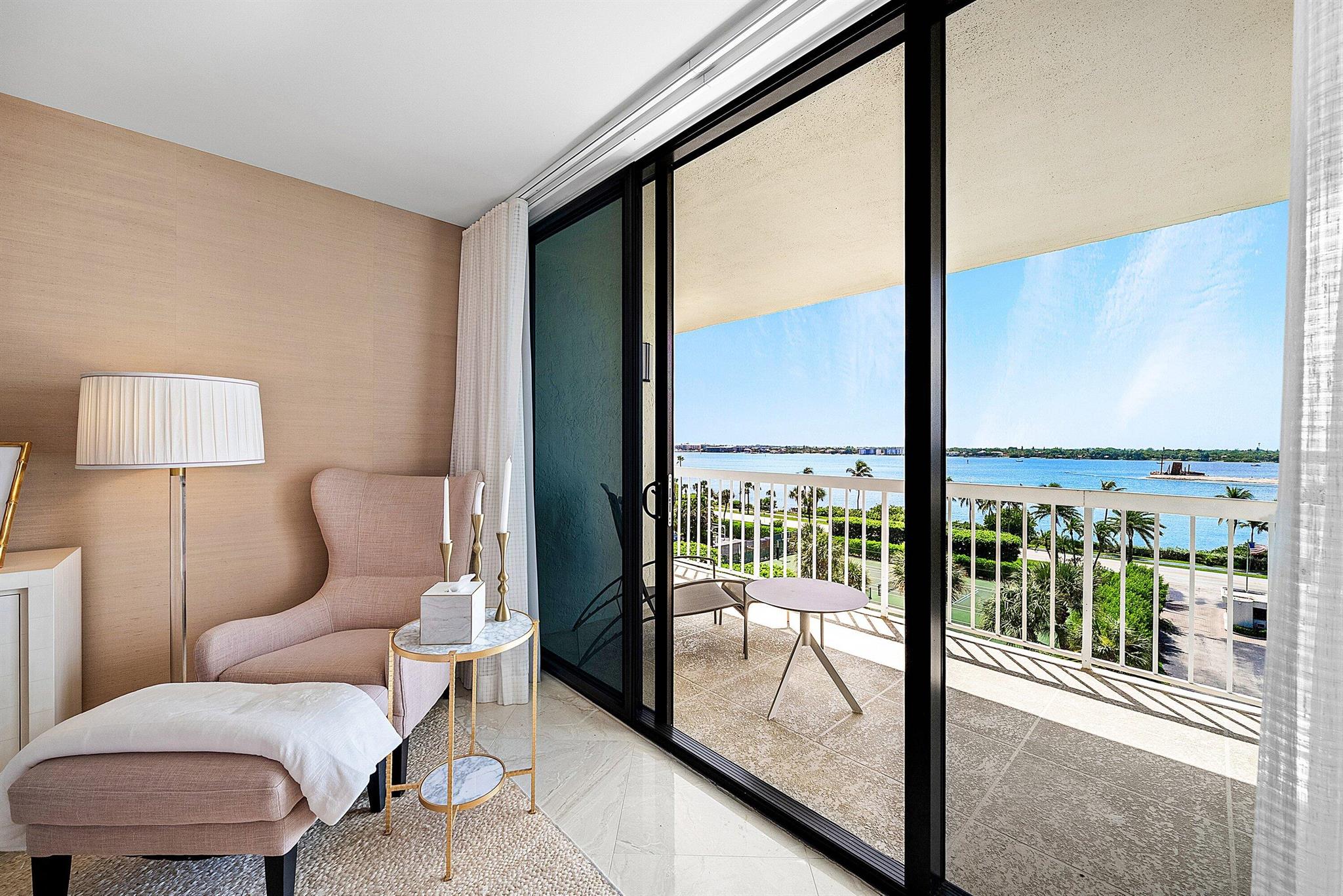 MERIDIAN - Residential