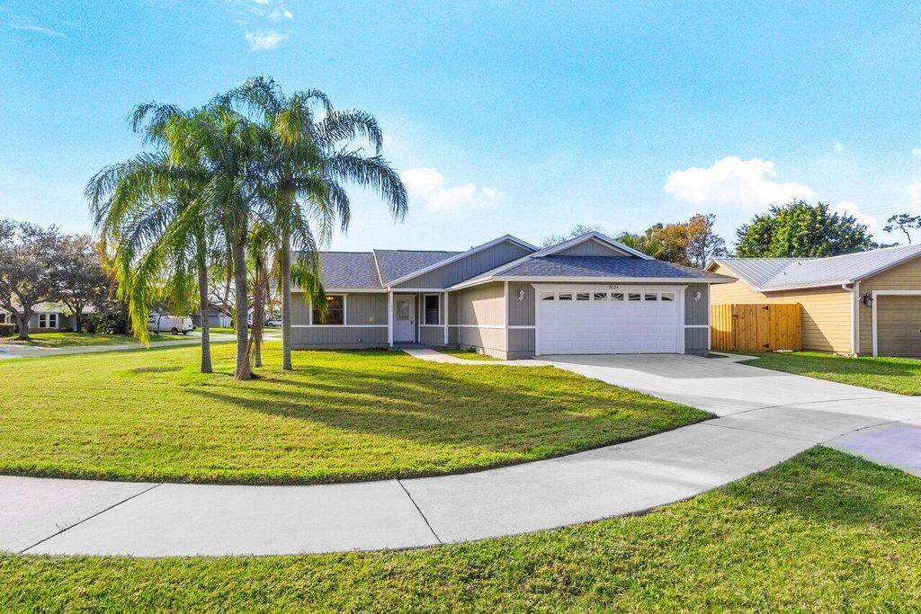 Photo of 6624 SE Amyris Court, Stuart, FL 34997 (MLS # R10957160)