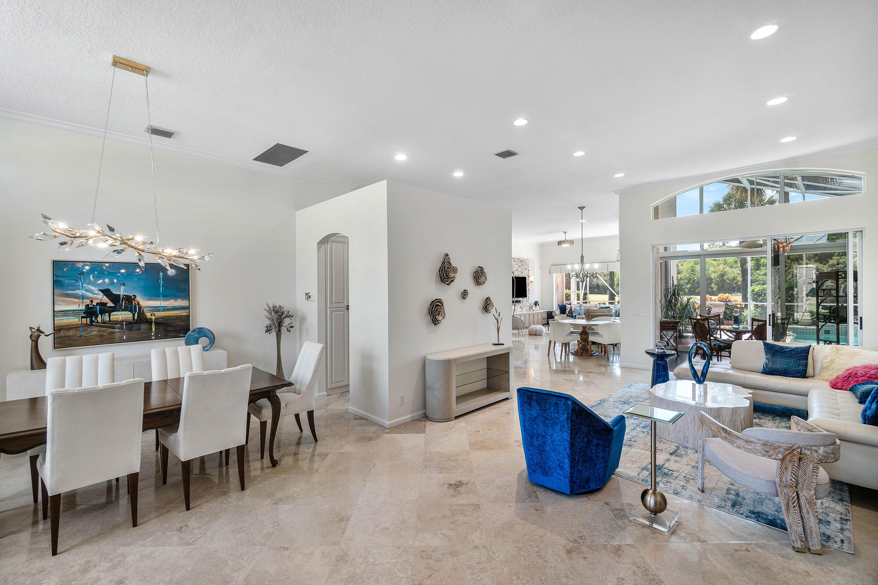 6847 W Liseron