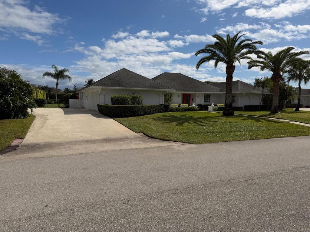 Photo of 10124 Seagrape Way, Palm Beach Gardens, FL 33418 (MLS # B26020317)