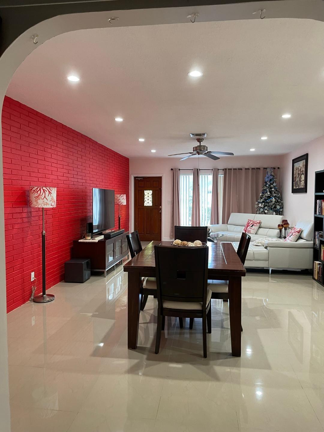 11440 NW 39th St