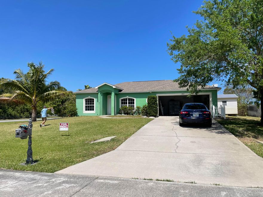 WELCOME HOME....This beautiful 3/2 home is located on a corner lot with plenty of backyard space for entertaining. The home is open concept, light and bright with lots of windows and a 2 car garage. Located near the inlet, shopping, restaurants and more.