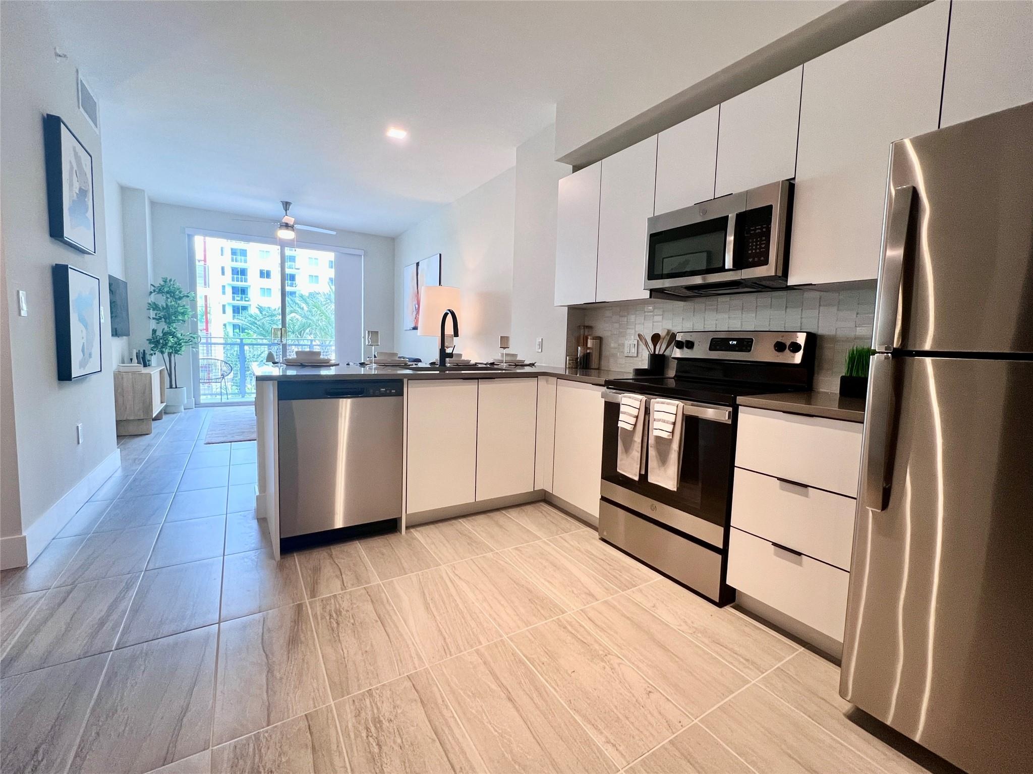 DANIA POINTE - Residential Lease