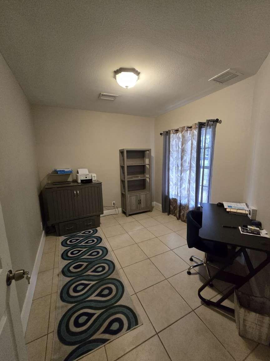 2351 NW 29th St