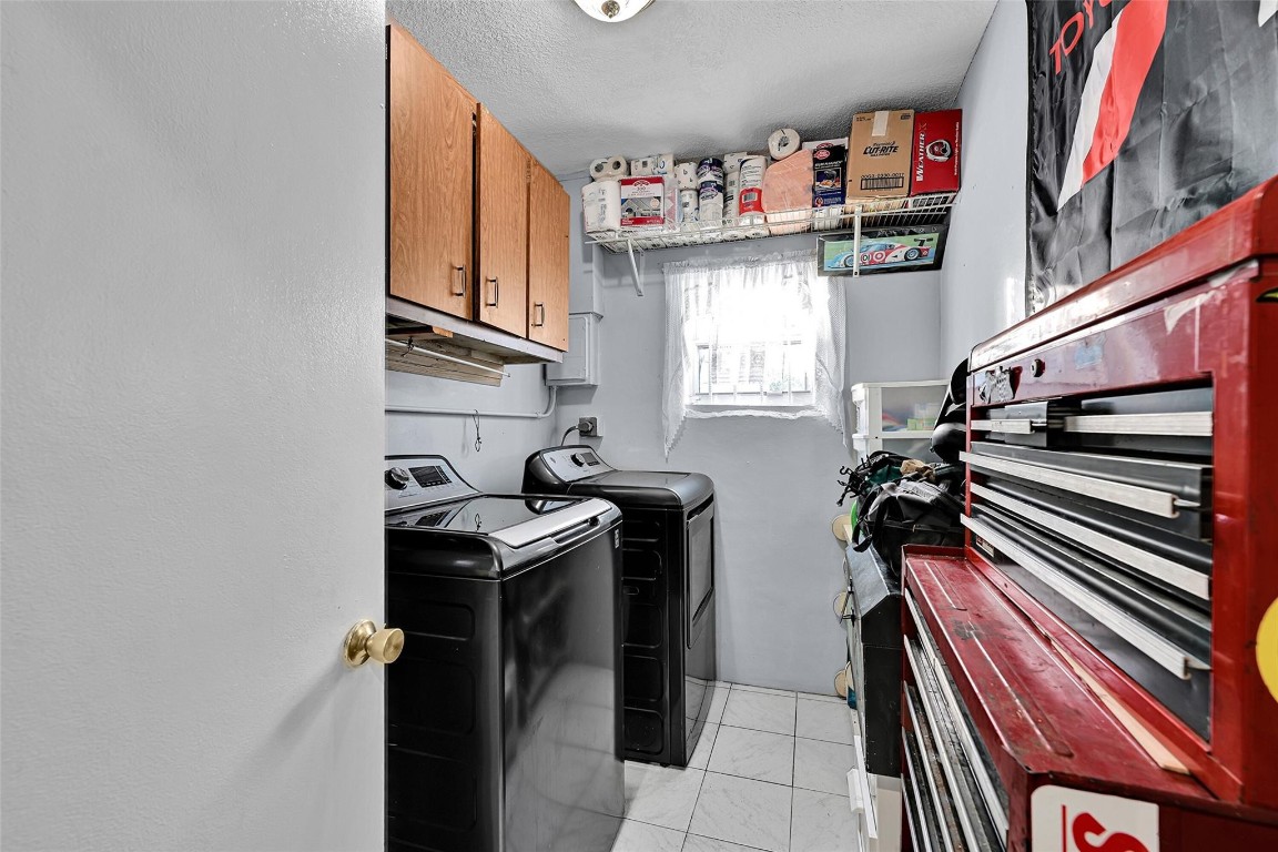 BROADVIEW COUNTRY CLUB ES - Residential