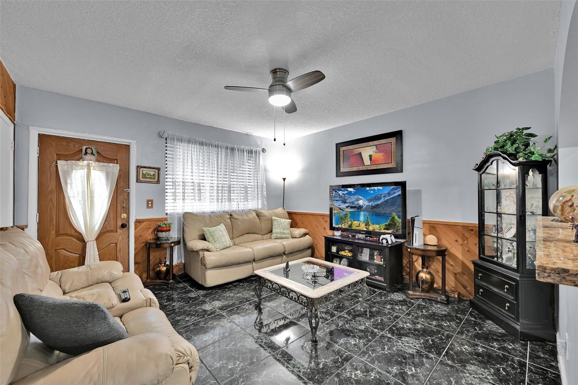 BROADVIEW COUNTRY CLUB ES - Residential