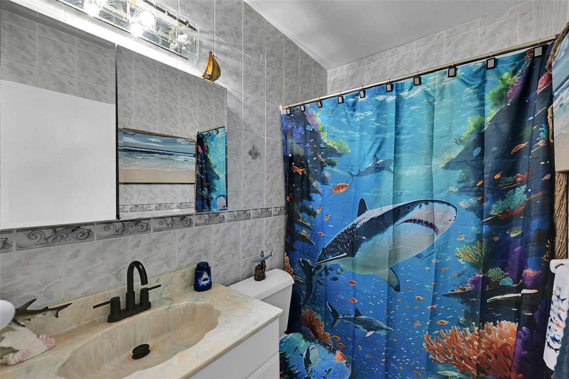 BROADVIEW COUNTRY CLUB ES - Residential