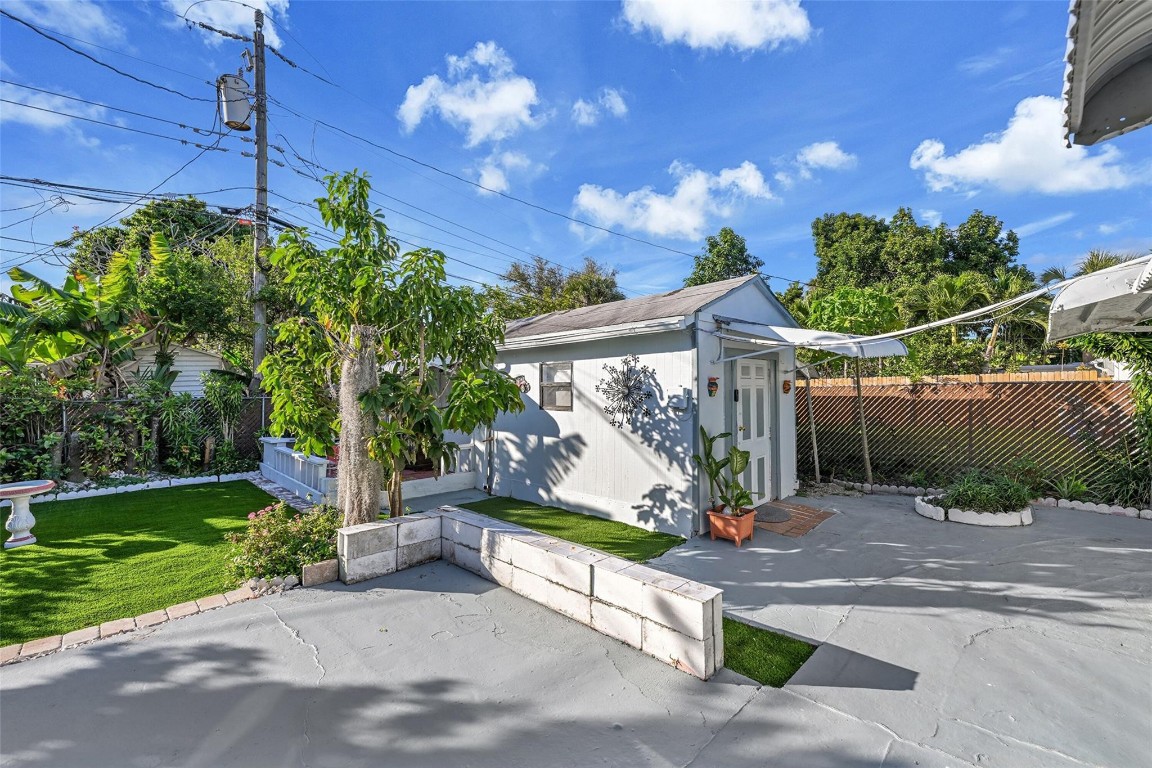 BROADVIEW COUNTRY CLUB ES - Residential