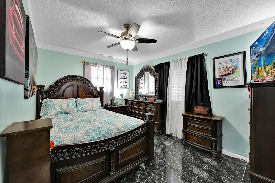 BROADVIEW COUNTRY CLUB ES - Residential