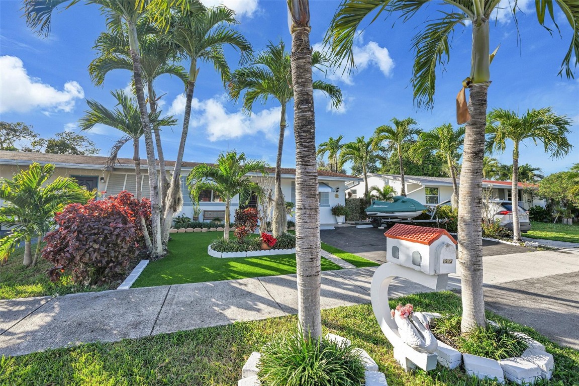 BROADVIEW COUNTRY CLUB ES - Residential