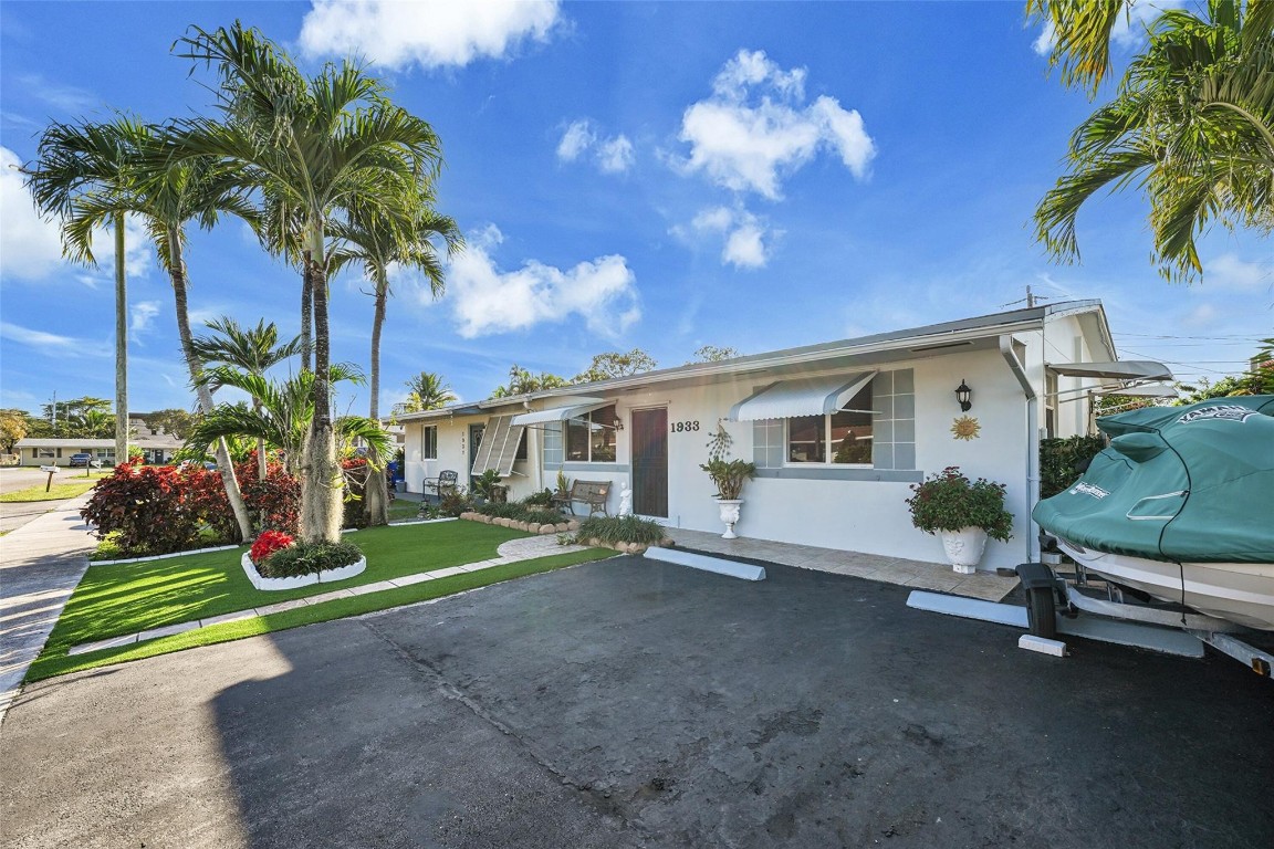 BROADVIEW COUNTRY CLUB ES - Residential