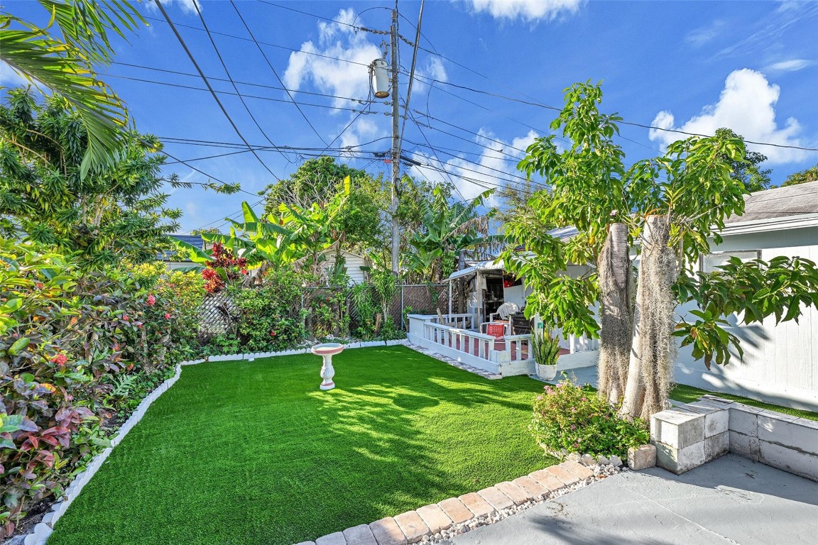 BROADVIEW COUNTRY CLUB ES - Residential