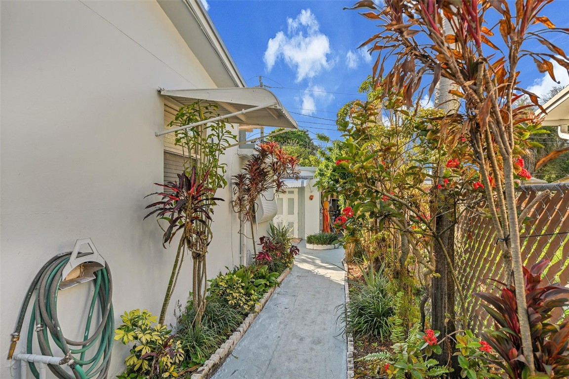 BROADVIEW COUNTRY CLUB ES - Residential