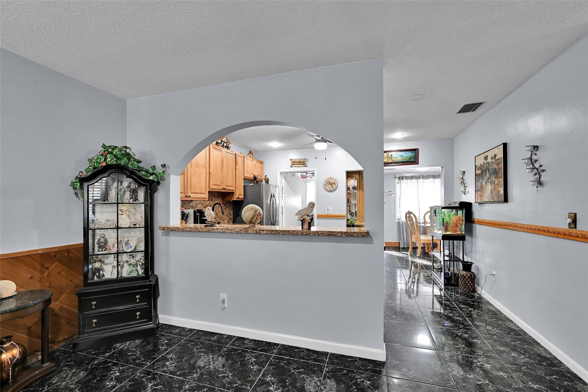 BROADVIEW COUNTRY CLUB ES - Residential