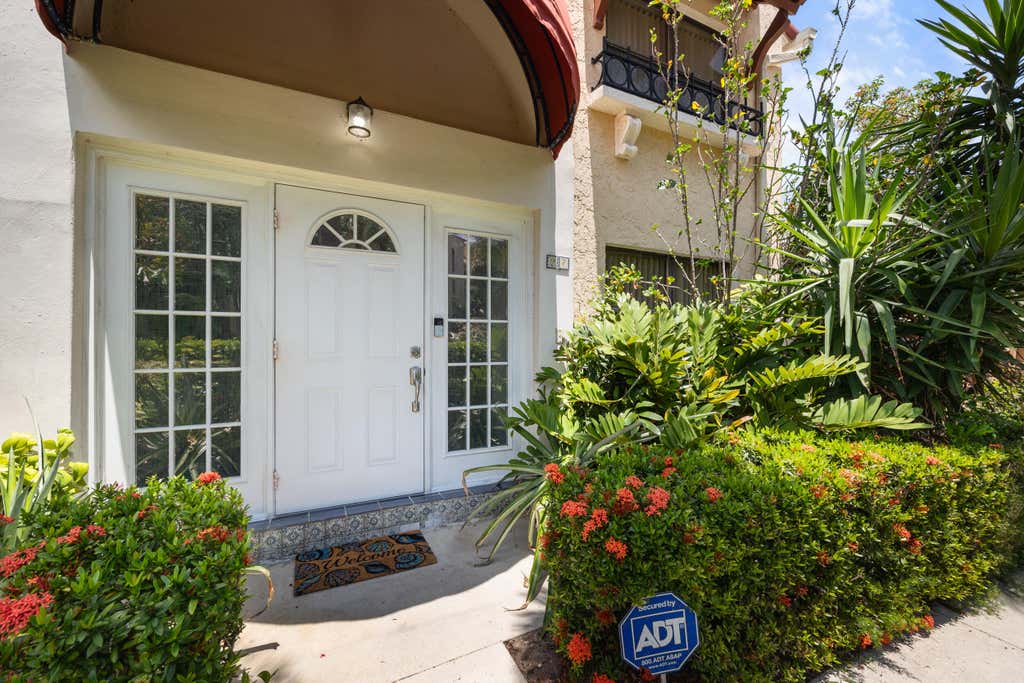 Photo of 27 Uno Lago Drive, Juno Beach, FL 33408 (MLS # R11003699)