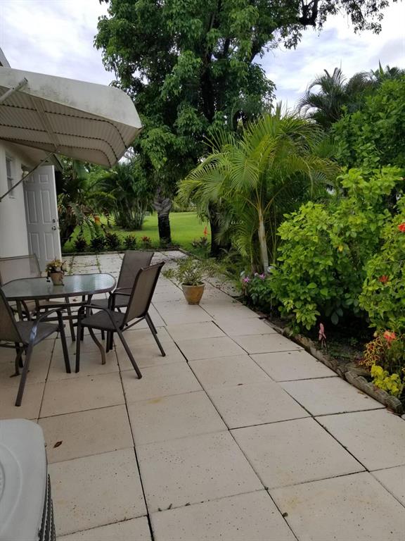 Very nice and clean 2/2 furnished Beautiful tile, Renovated bathrooms, Very private with a nice patio in the back. Very spacious and bright with an eclosed den/office or 3rd bed with A/C New roof. Best location close to downtown near shopping, restauranct, and minutes to beaches with active adult community with clubhouse and heated pool, tennis and more. 55+ adult community.