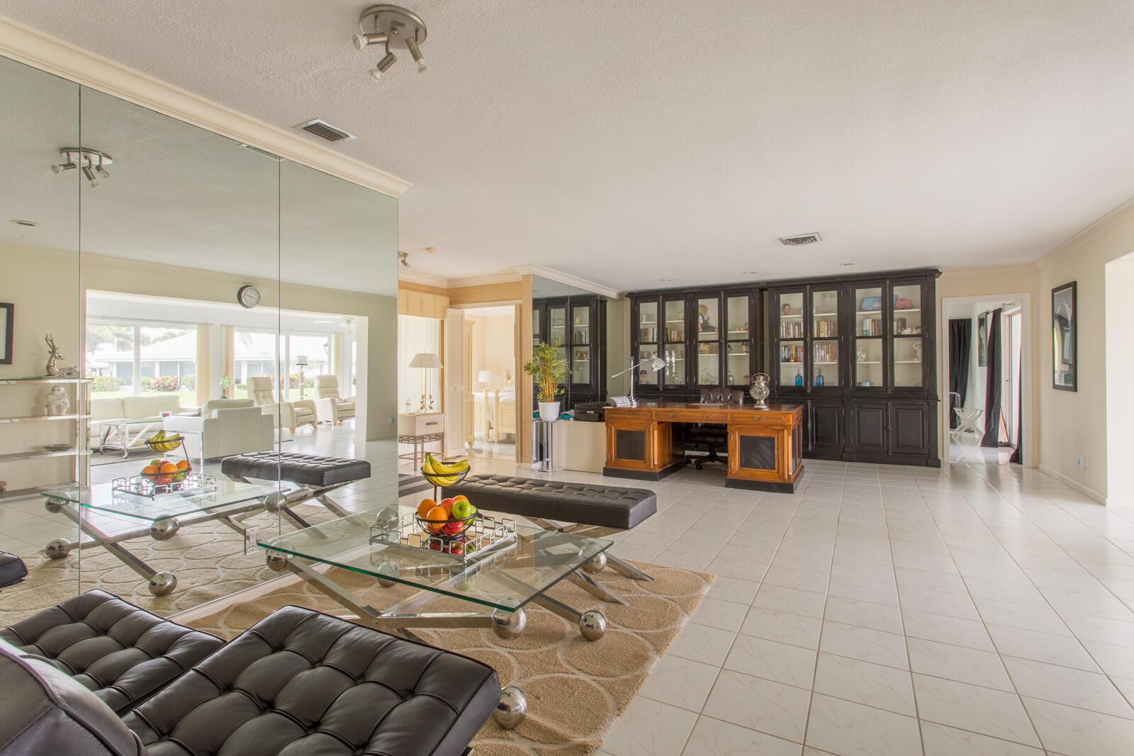 390 French Royale Circle