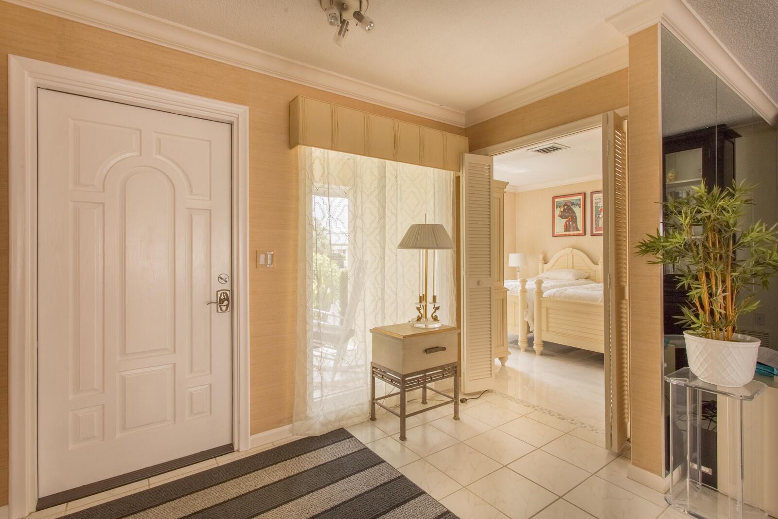 390 French Royale Circle
